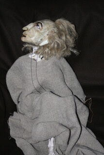 marionnette du personnage d’Alonso Quijano, véritable identité dans la fiction de Miguel de Cervantes de Don Quichotte, par María Boldó, pour la pièce de théâtre La Dulcinea encantada, 2000, Barcelone aujourd’hui La Dulcinée désenchantée